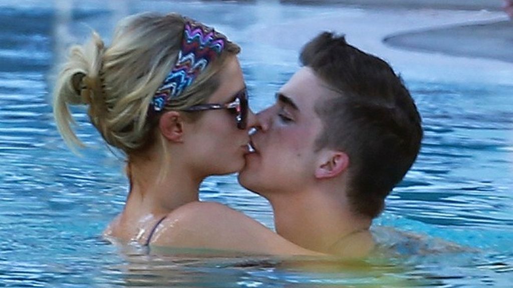 Las cálidas navidades de Paris Hilton y su novio español
