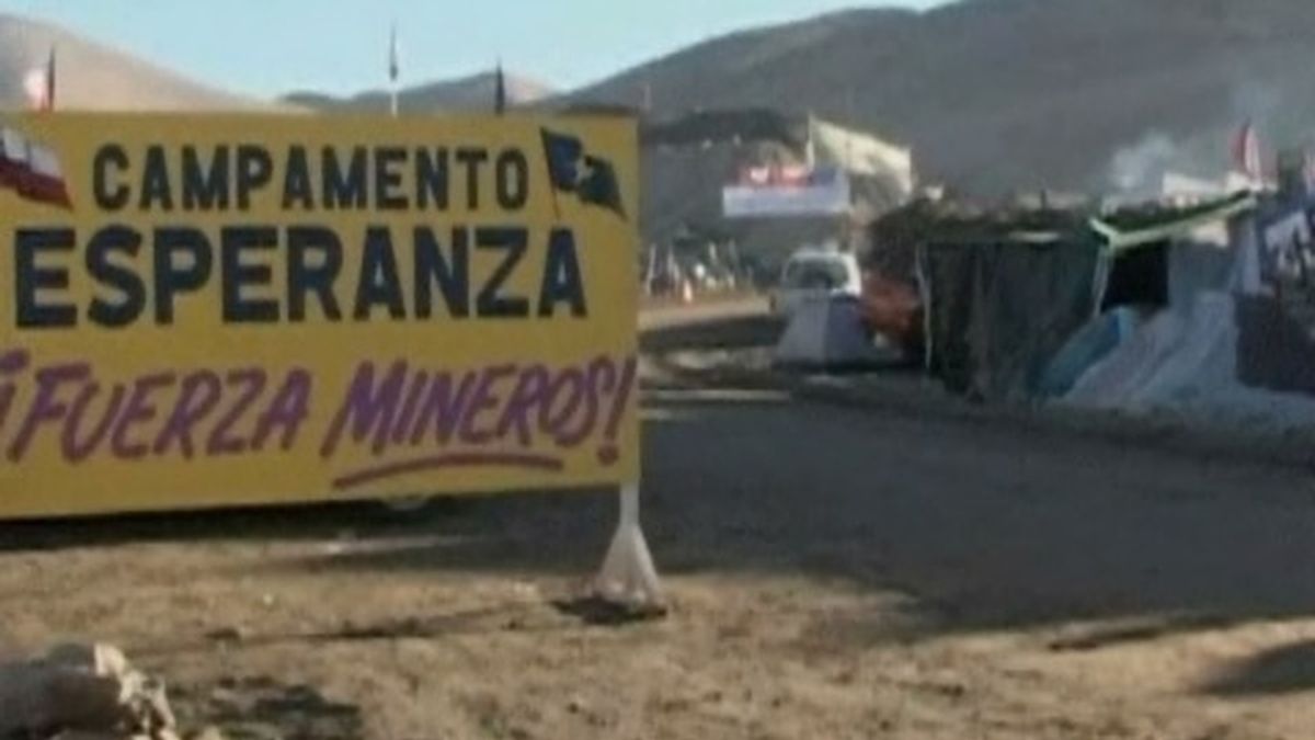 33 mineros atrapados en Chile