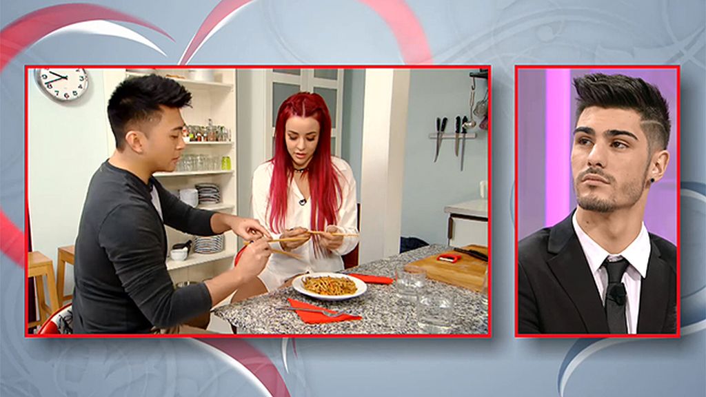 Simbo conquista a Rym con sus tallarines tres delicias