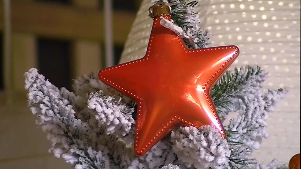 La decoración navideña de 'First Dates' o cómo enamorarse entre corazones y duendes