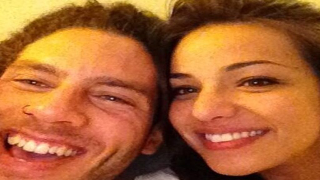 Las primeras fotos del amor muñeco fuera de GH