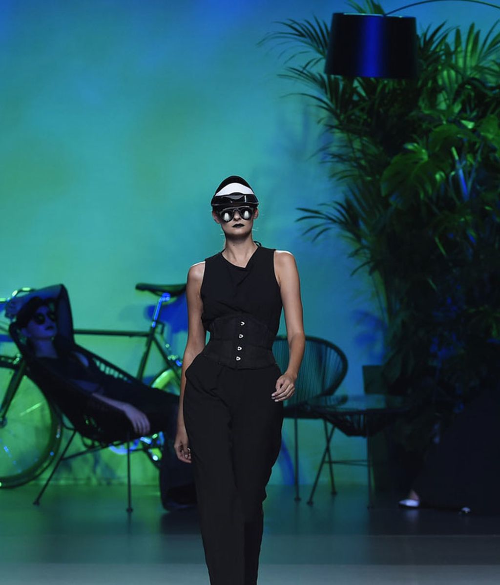 El `tropical-goth’ de Maya Hansen