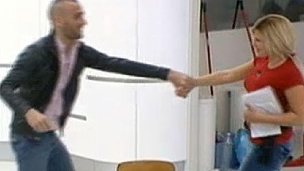 Sigue el tonteo entre Lydia y Yago