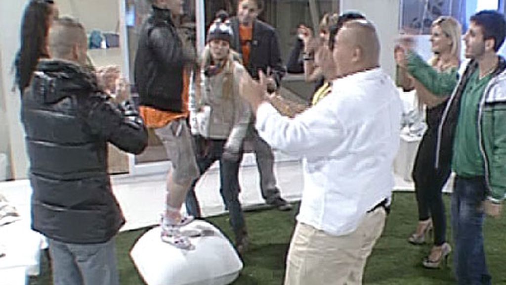 ¡Catha celebra su cumpleaños! ¡Catha celebra su cumpleaños!