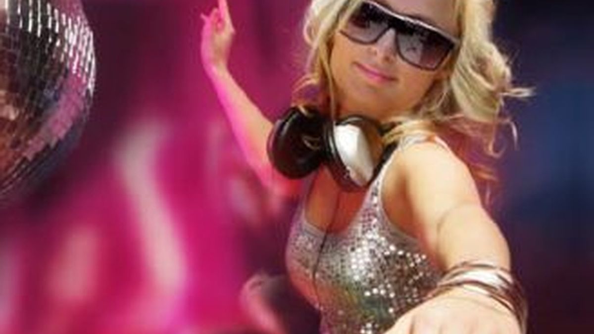 La multimillonaria Paris Hilton quiere convertirse en la mejor DJ mujer del mundo. Para ello se está entrenando con figuras como Afrojack y Deadmau5.