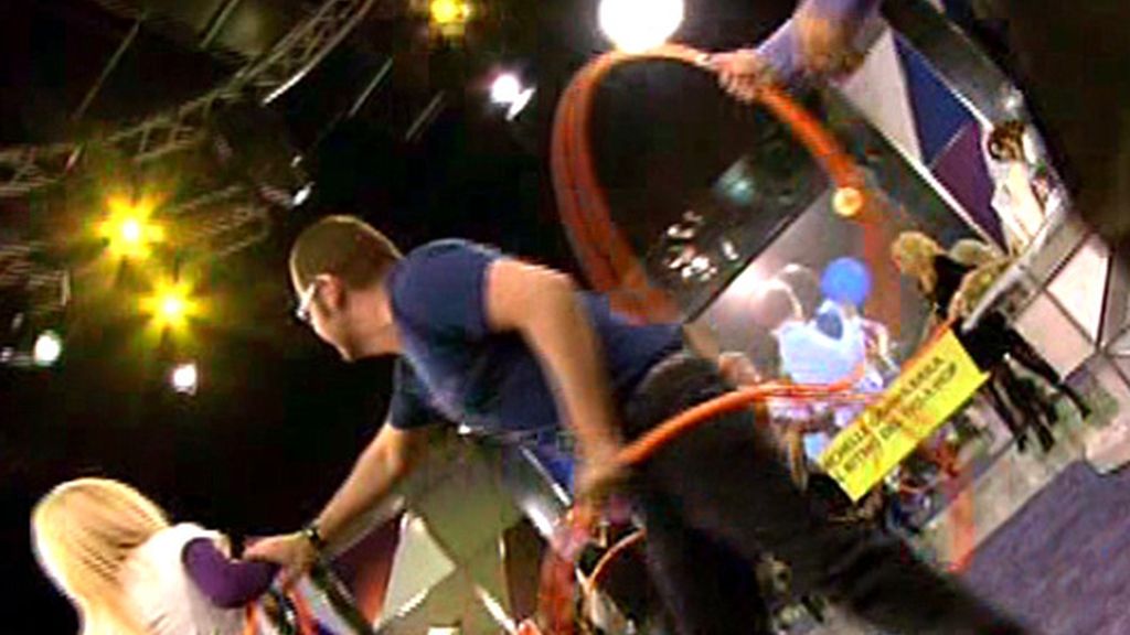 'Sálvame' baila a ritmo de Hula hop