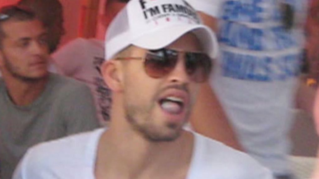 Piqué: Acuéstate conmigo, soy famoso