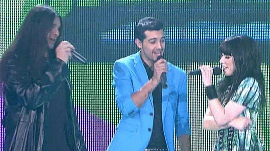 Carly Rae Jepsen canta junto a los finalistas