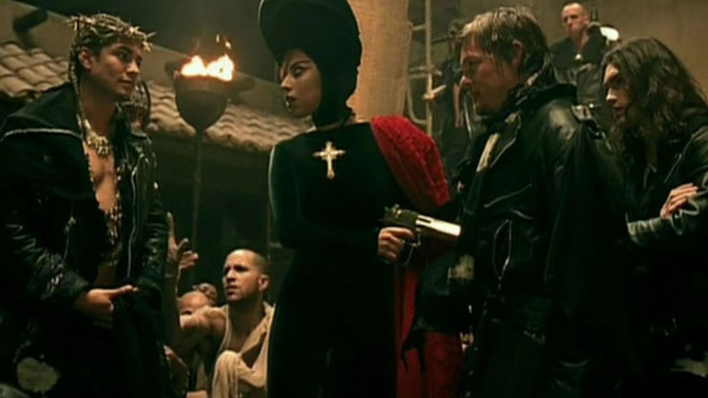 Lady Gaga la lía con su último videoclip