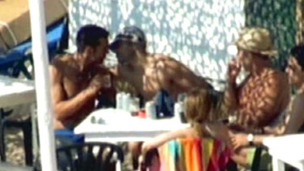 Jesús Vázquez, besos en Ibiza