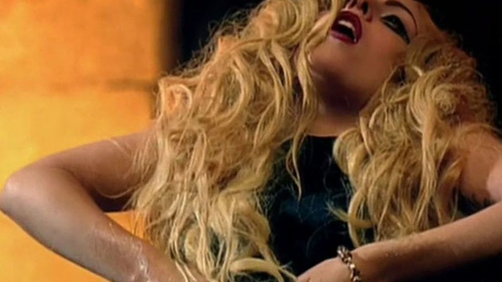 Lady Gaga la lía con su último videoclip