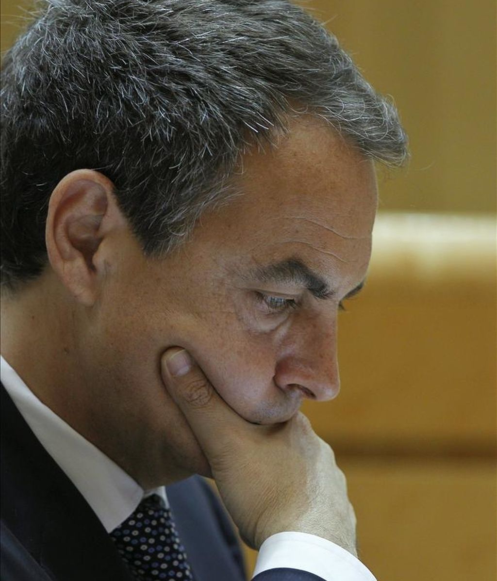 El presidente del Gobierno, José Luis Rodríguez Zapatero, durante el pleno que se celebra esta tarde en el Senado. EFE El presidente del Gobierno, José Luis Rodríguez Zapatero, durante el pleno que se celebra esta tarde en el Senado. EFE
