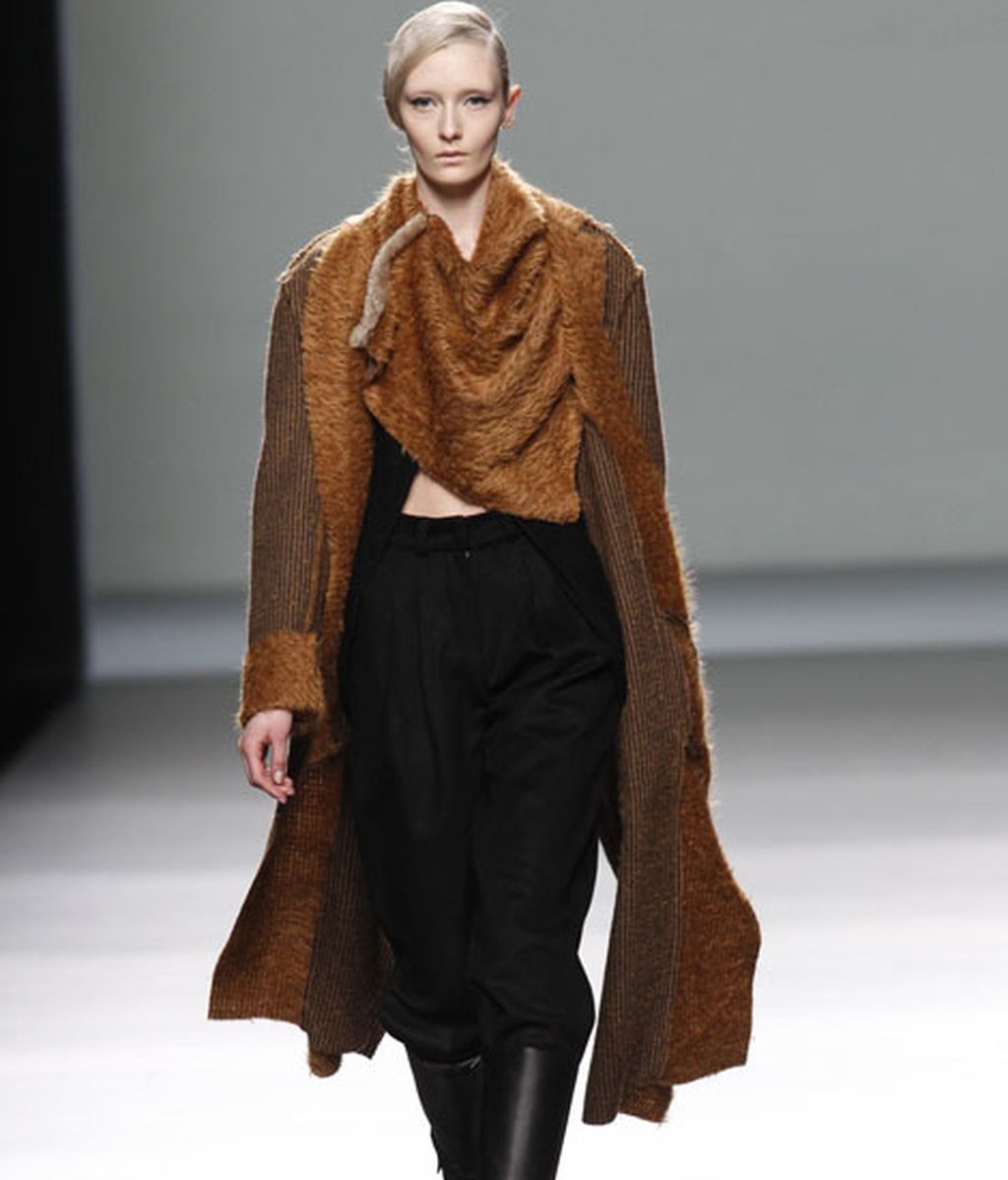 Grandes solapas, lanas, acento en patronajes y tallajes