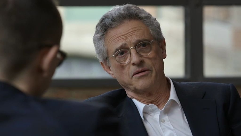 El psiquiatra charla con el publicista