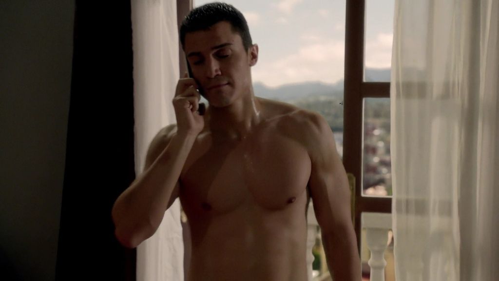 Ambos preparan su huida lejos de Khaled