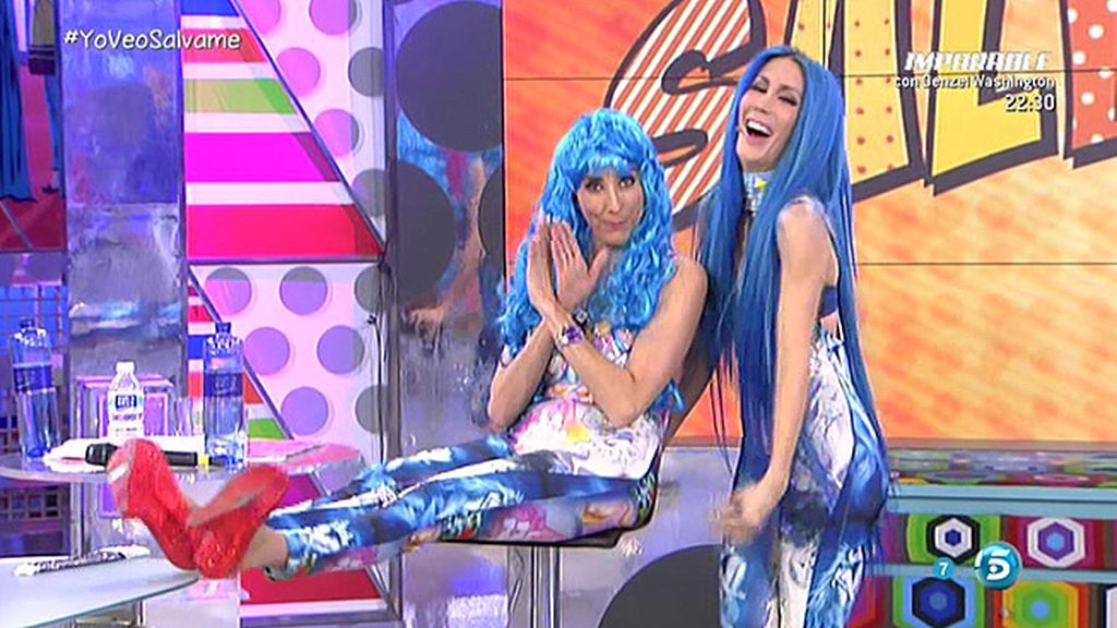 Imita a la exconcursante de 'SV' e incluso 'baila' y 'canta' con ella