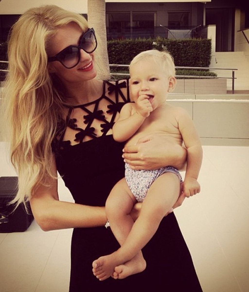 El postureo de Paris Hilton en Ibiza