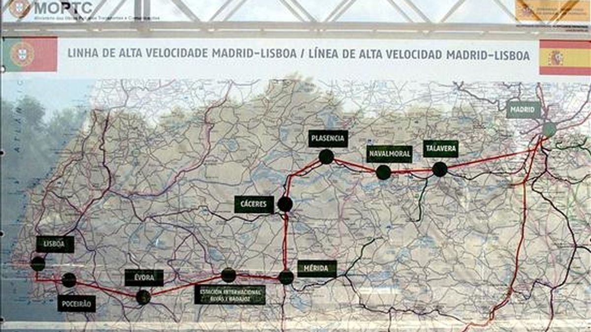 Plano que muestra el recorrido de la línea de Alta Velocidad que comunicará Madrid y Lisboa a través de Extremadura. EFE