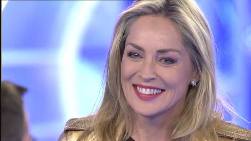 La actriz divierte al público y le emociona con su historia