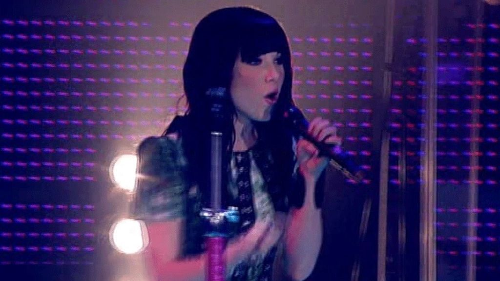 Carly Rae Jepsen canta junto a los finalistas