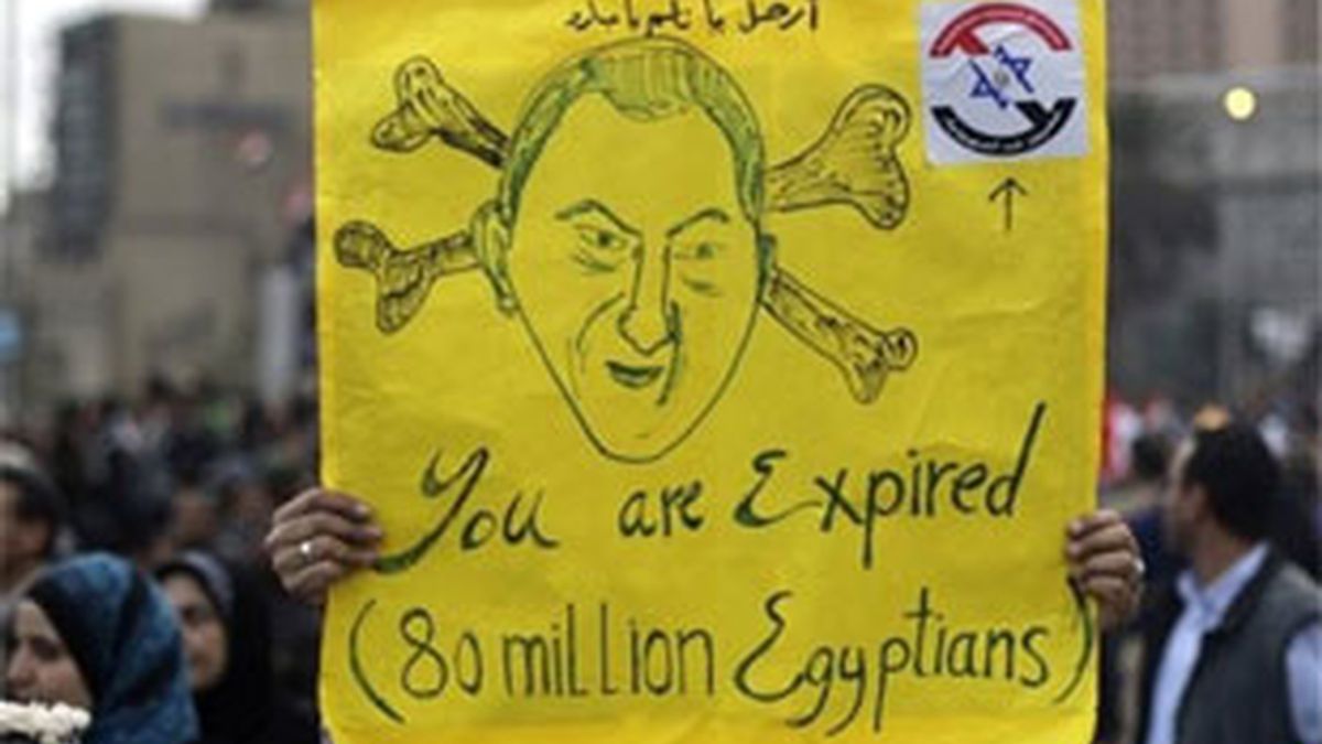 Los manifestantes contrarios al régimen tienen la intención de permanecer en la plaza de Tahrir hasta que Mubarak abandone el poder. Foto: AP. Los manifestantes contrarios al régimen tienen la intención de permanecer en la plaza de Tahrir hasta que Mubarak abandone el poder. Foto: AP.