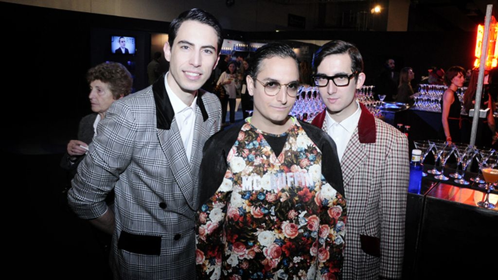 Charlando en el kissing room con Josie, que llevaba una sudadera de la colección McGuffin de Ana Locking