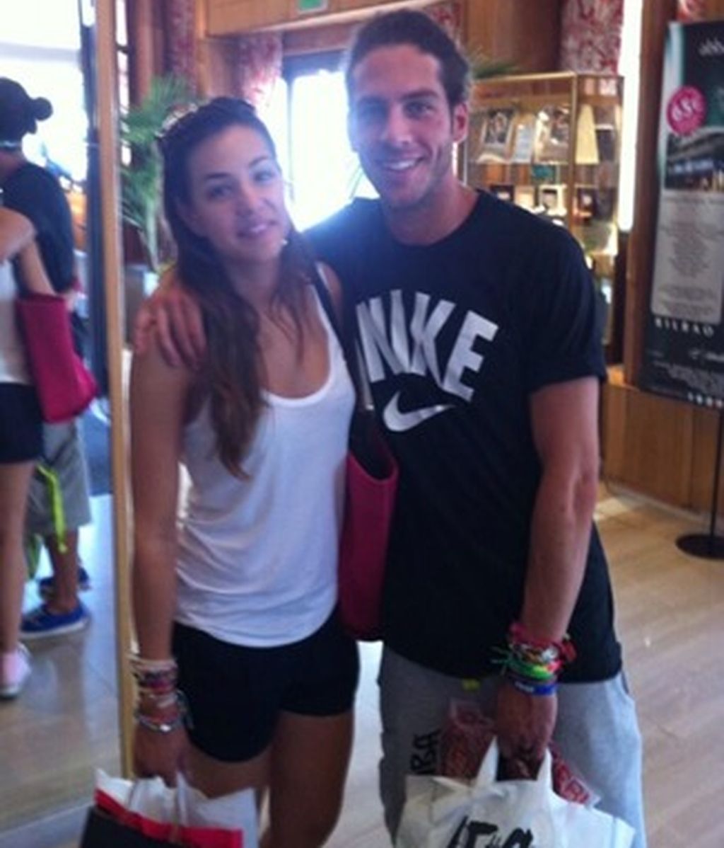 Las primeras fotos del amor muñeco fuera de GH