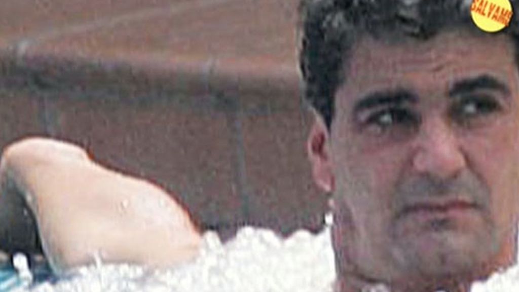 Jesulín de Ubrique, en el jacuzzi