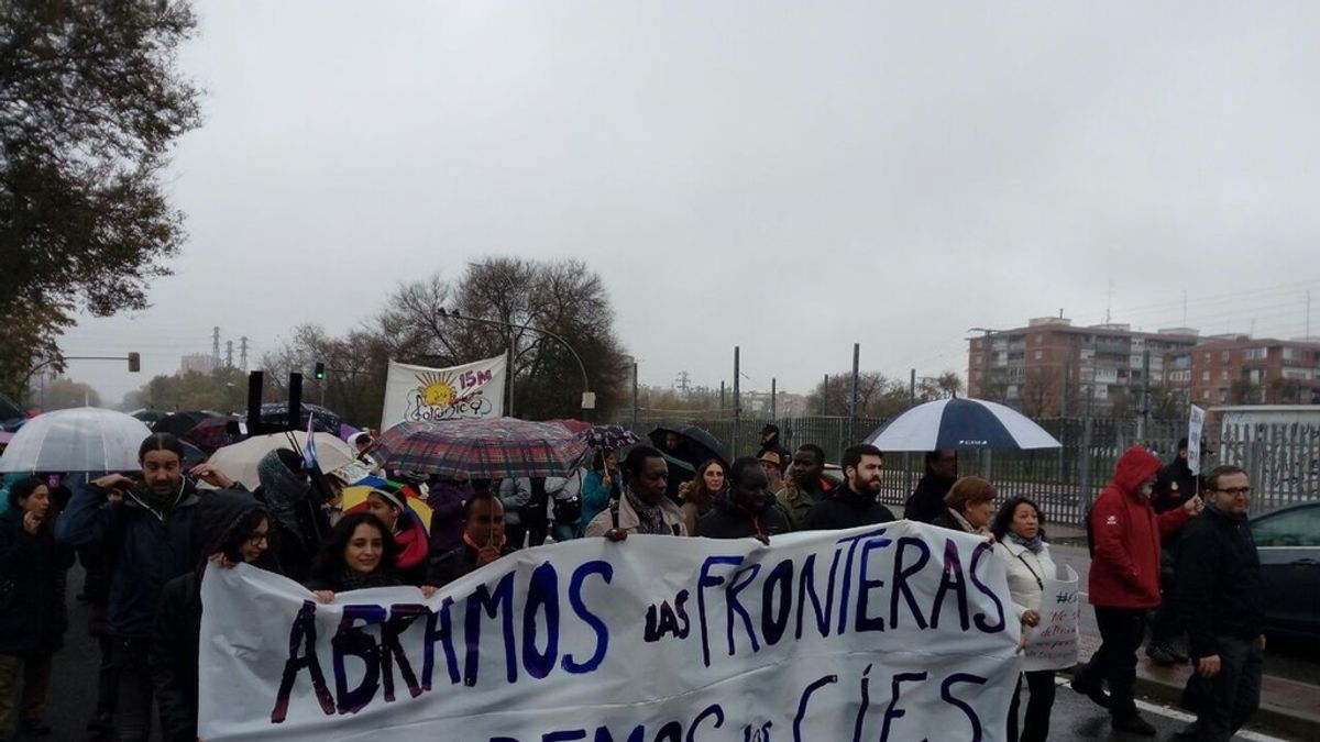 Manifestación en contra del CIE Aluche