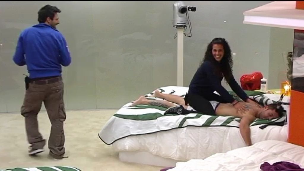 Los masajes, los reyes de la conquista en 'GH 12+1'