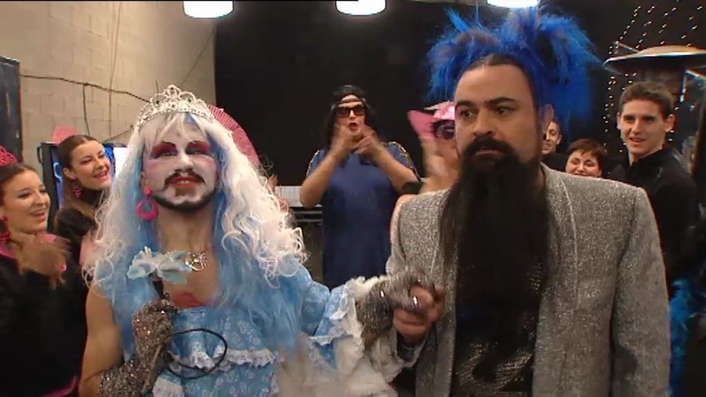 El bodorrio entre 'El Sevilla' y Lola Power