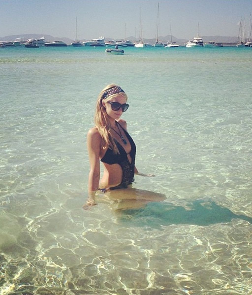El postureo de Paris Hilton en Ibiza