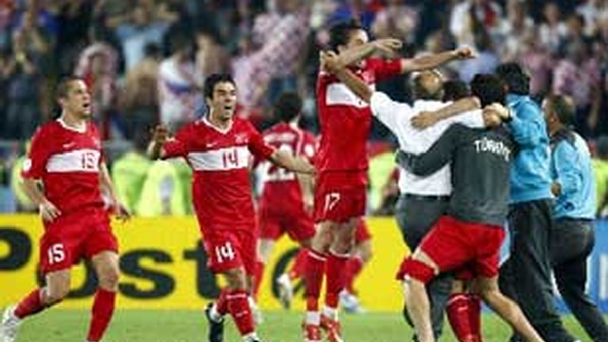 Turquía celebra su pase a semifinales. Foto: EFE