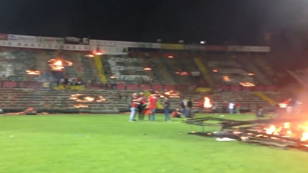 fuego estadio turquía