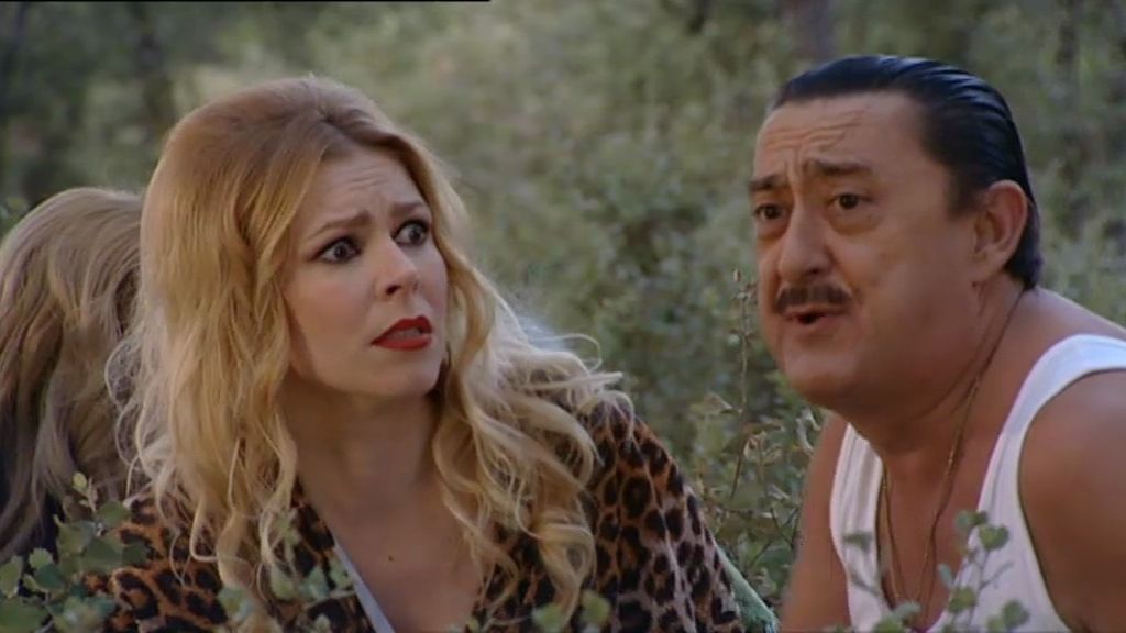 Entre el y Chema consiguen que se libren de su chulo