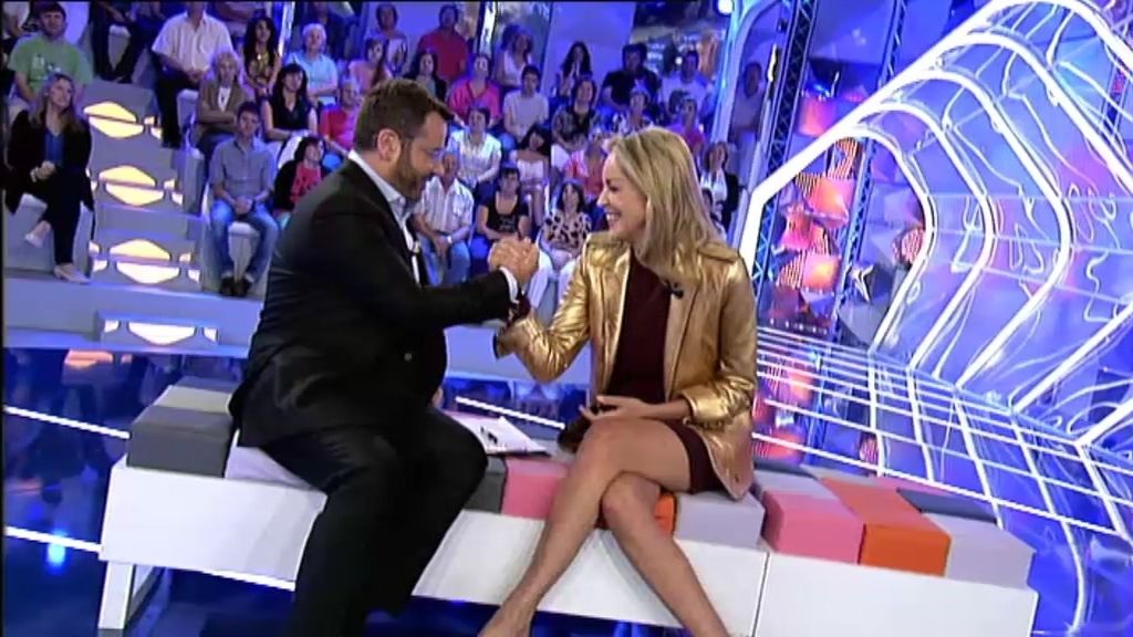 La actriz divierte al público y le emociona con su historia