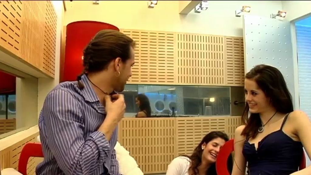 La concursante se decanta por el grupo de Pepe, Sindia y Marta