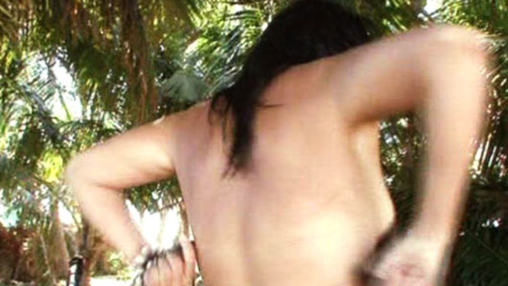 Aída no controla a su bikini