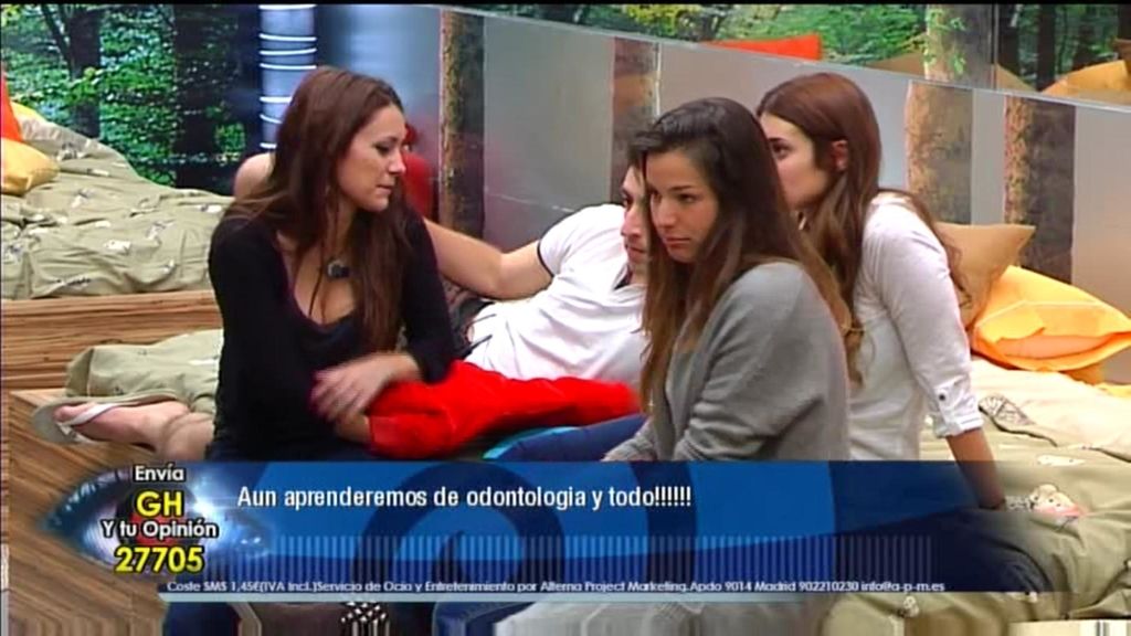 Sólo podrán separarse para ir al baño y al confesionario