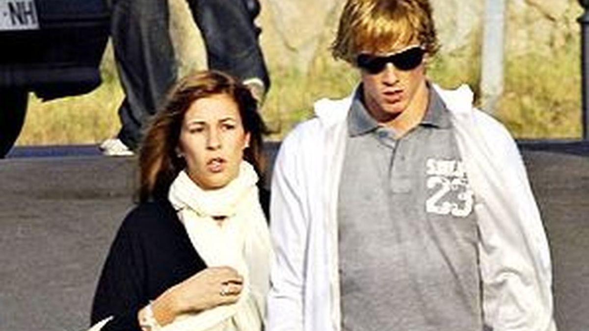 Torres, junto a su novia. Foto: El Correo Gallego
