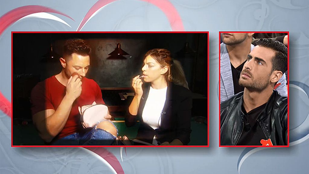 Nunca mires en el bolso de una mujer