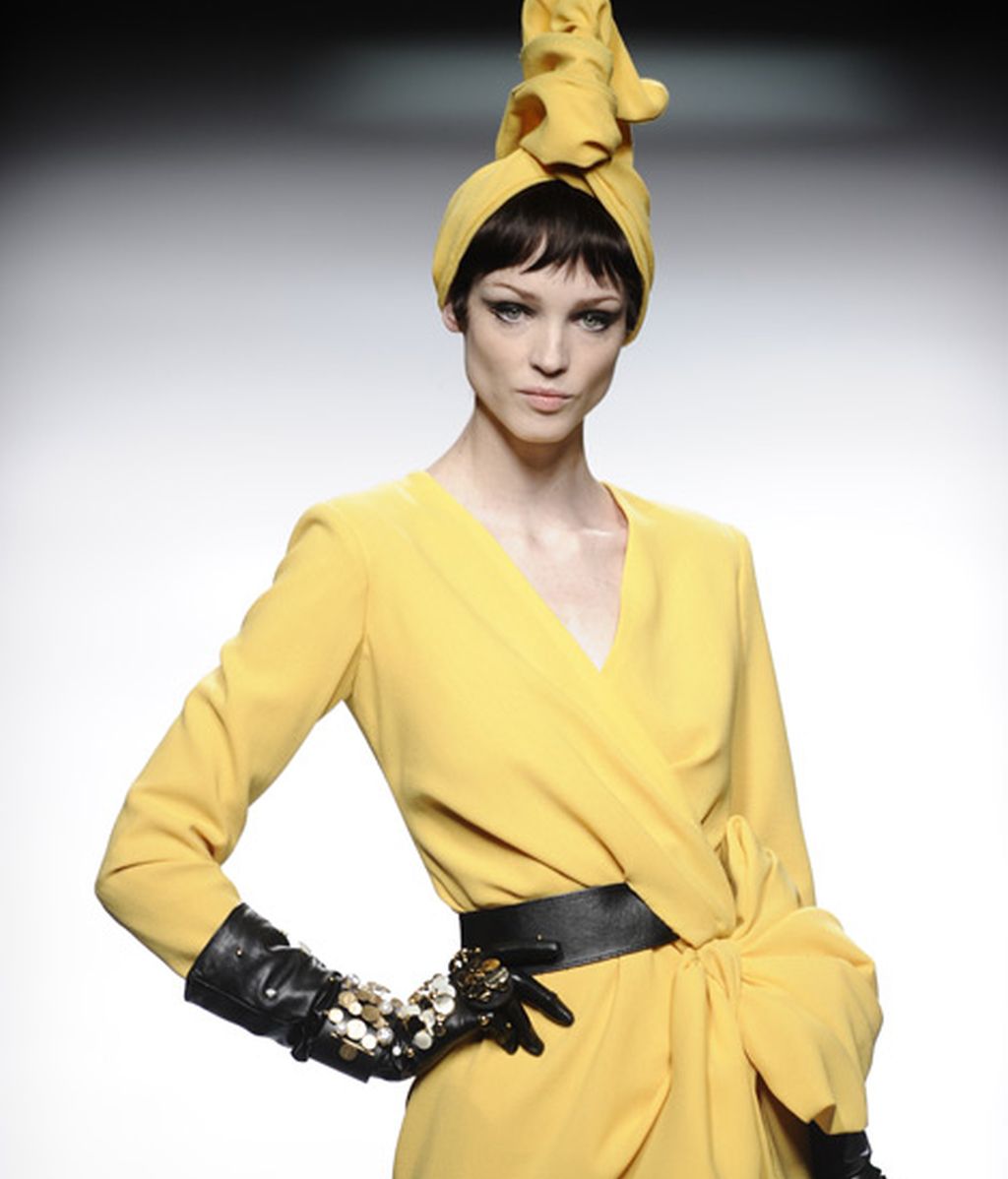 Estilo y glamour llenan la pasarela