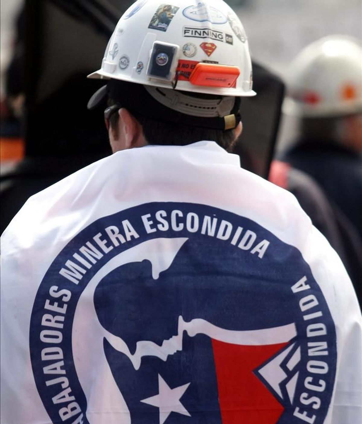 Trabajadores de Minera Escondida, la mayor productora privada mundial de cobre, propiedad de la australiana BHP-Billiton, durante una huelga indefinida en la ciudad de Antofagasta. EFE/Archivo