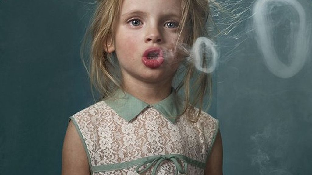 La fotógrafa belga Frieke Janssens impacta pero no acierta