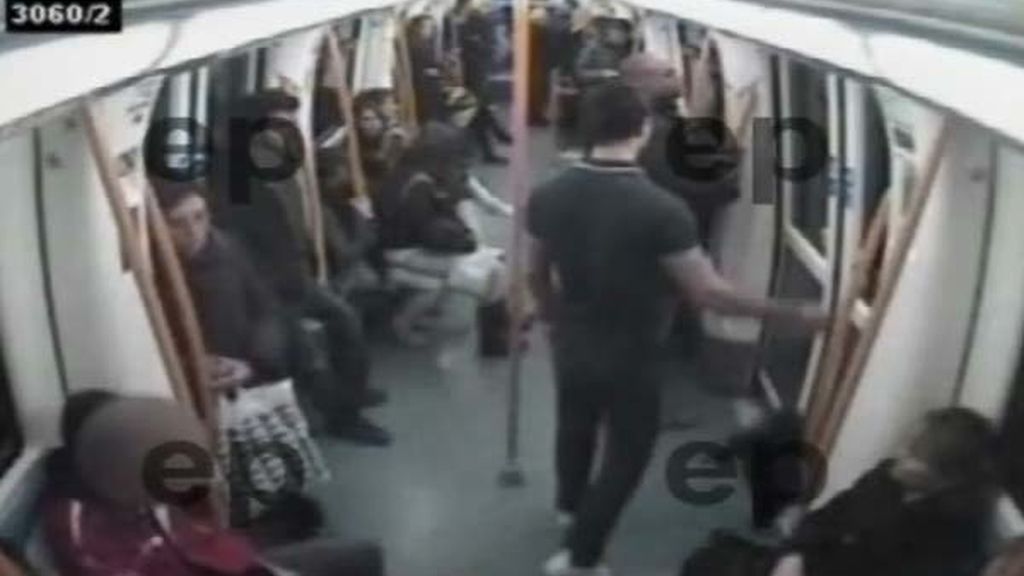 Brutal paliza en el metro de Madrid