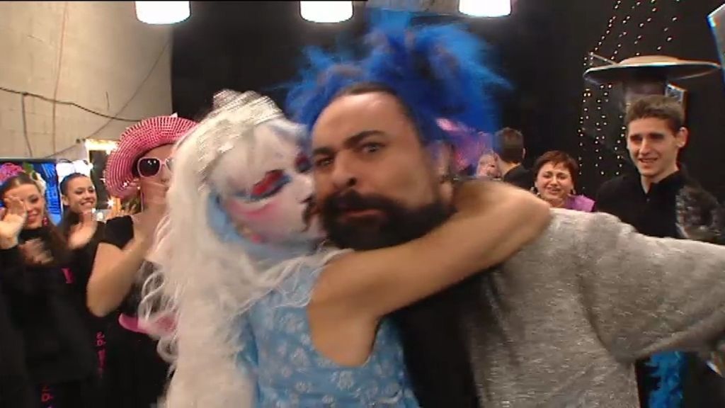 El bodorrio entre 'El Sevilla' y Lola Power