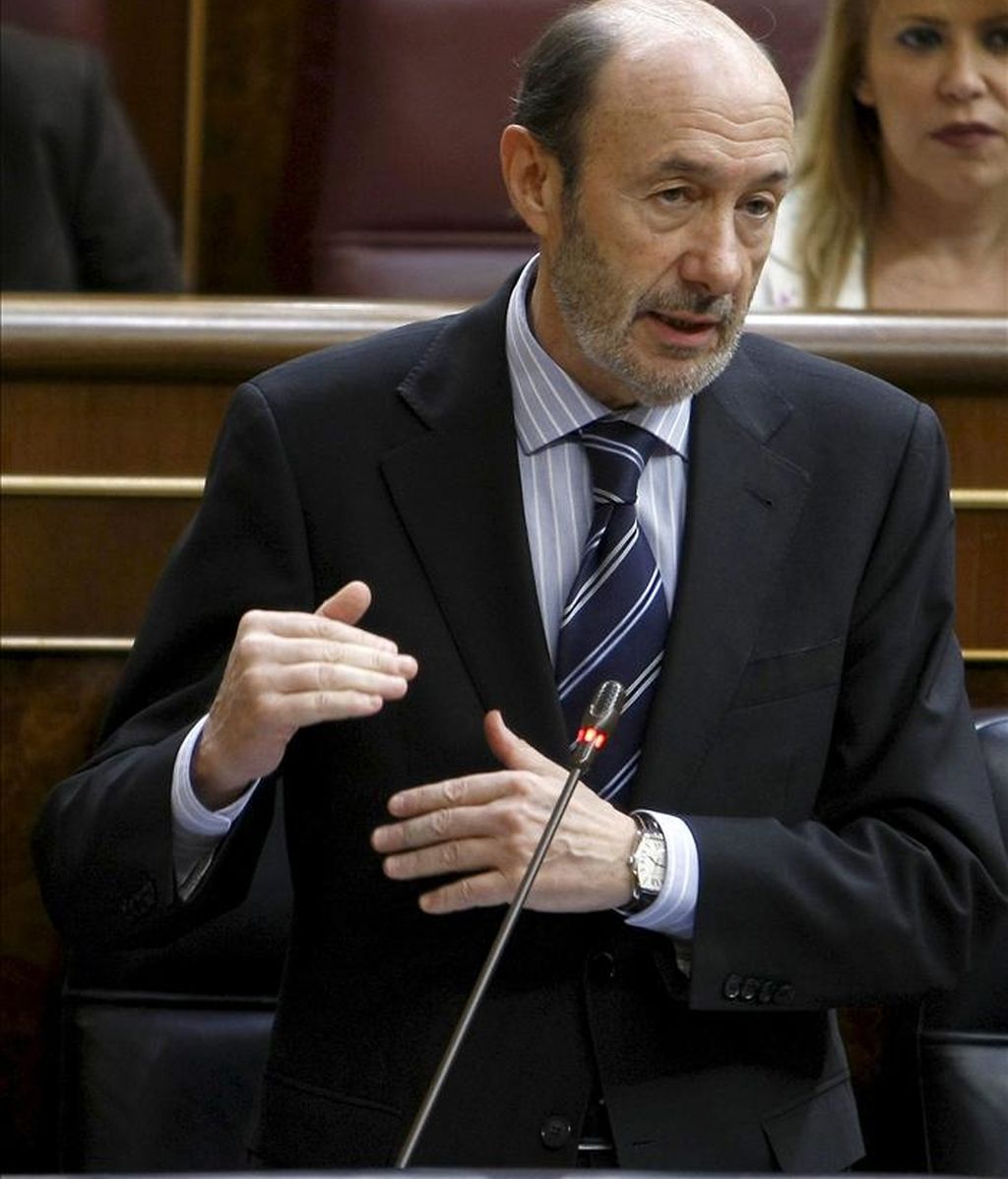 El vicepresidente primero del Ejecutivo, Alfredo Pérez Rubalcaba, durante una de sus intervenciones en la sesión de control al Gobierno del Pleno del Congreso. EFE El vicepresidente primero del Ejecutivo, Alfredo Pérez Rubalcaba, durante una de sus intervenciones en la sesión de control al Gobierno del Pleno del Congreso. EFE