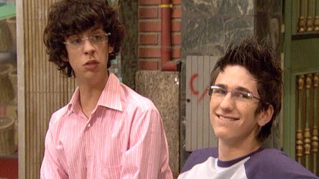 Jonathan, un 'pringao' con gafas