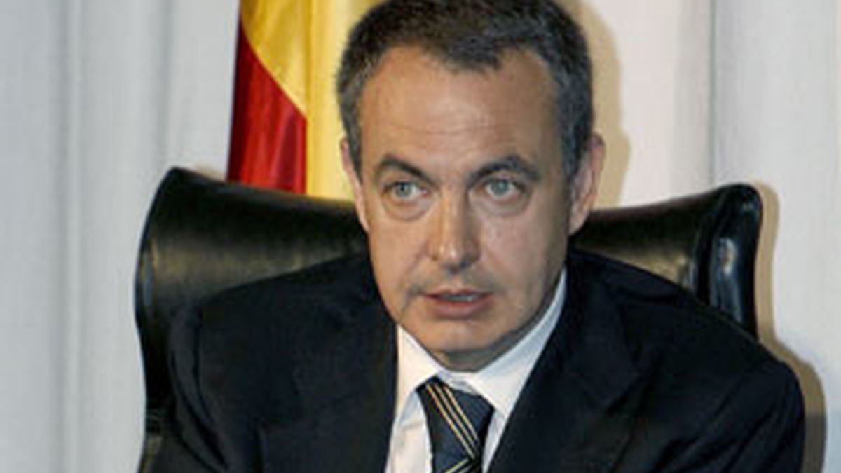 Zapatero durante la presentación del libro del juez Garzón. Foto:EFE