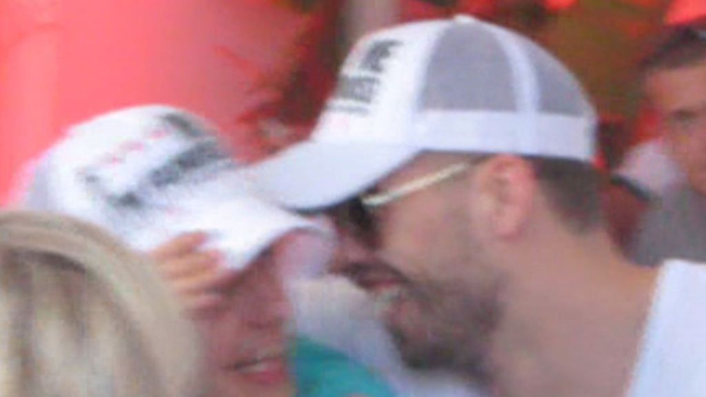 Piqué: Acuéstate conmigo, soy famoso